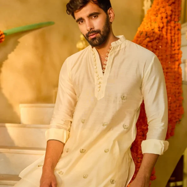 Kunwar Off White Embroidered Chanderi Kurta