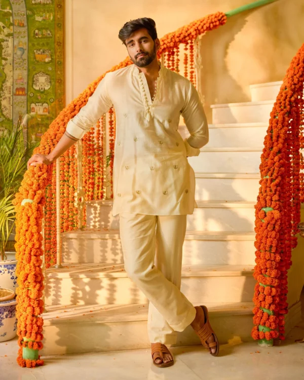 Kunwar Off White Embroidered Chanderi Kurta