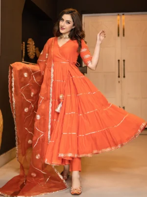 Neria Gotapatti Tier Suit Set